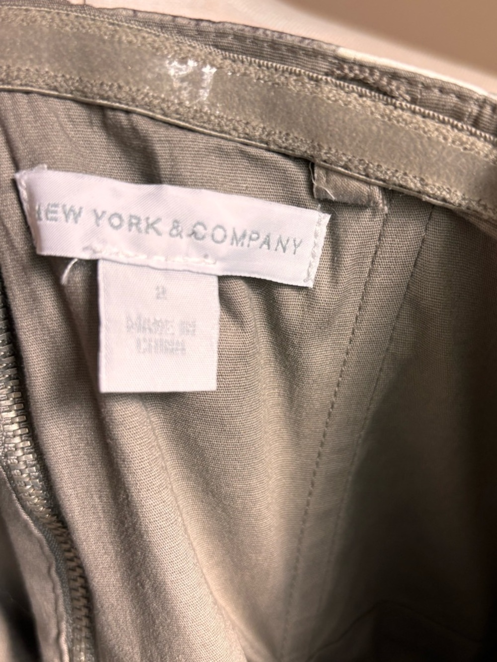 New York & Company Strapless Satin Floral Cocktail Dress Sz 2 Black Ivory Sheath - Picture 5 of 5